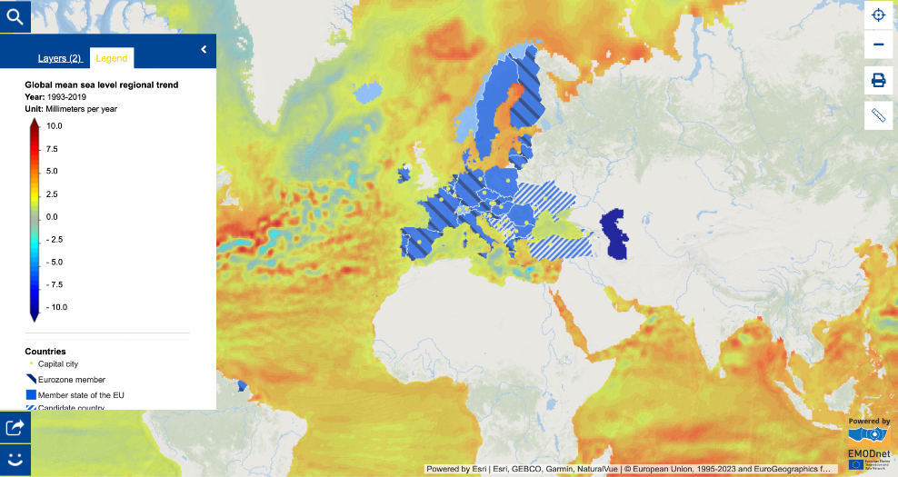 The regional sea level change trend between 1993 and 2019 shows variation up until +/-10 mm change per year in some regions, and others close to 0 +/- 2.5 mm year.