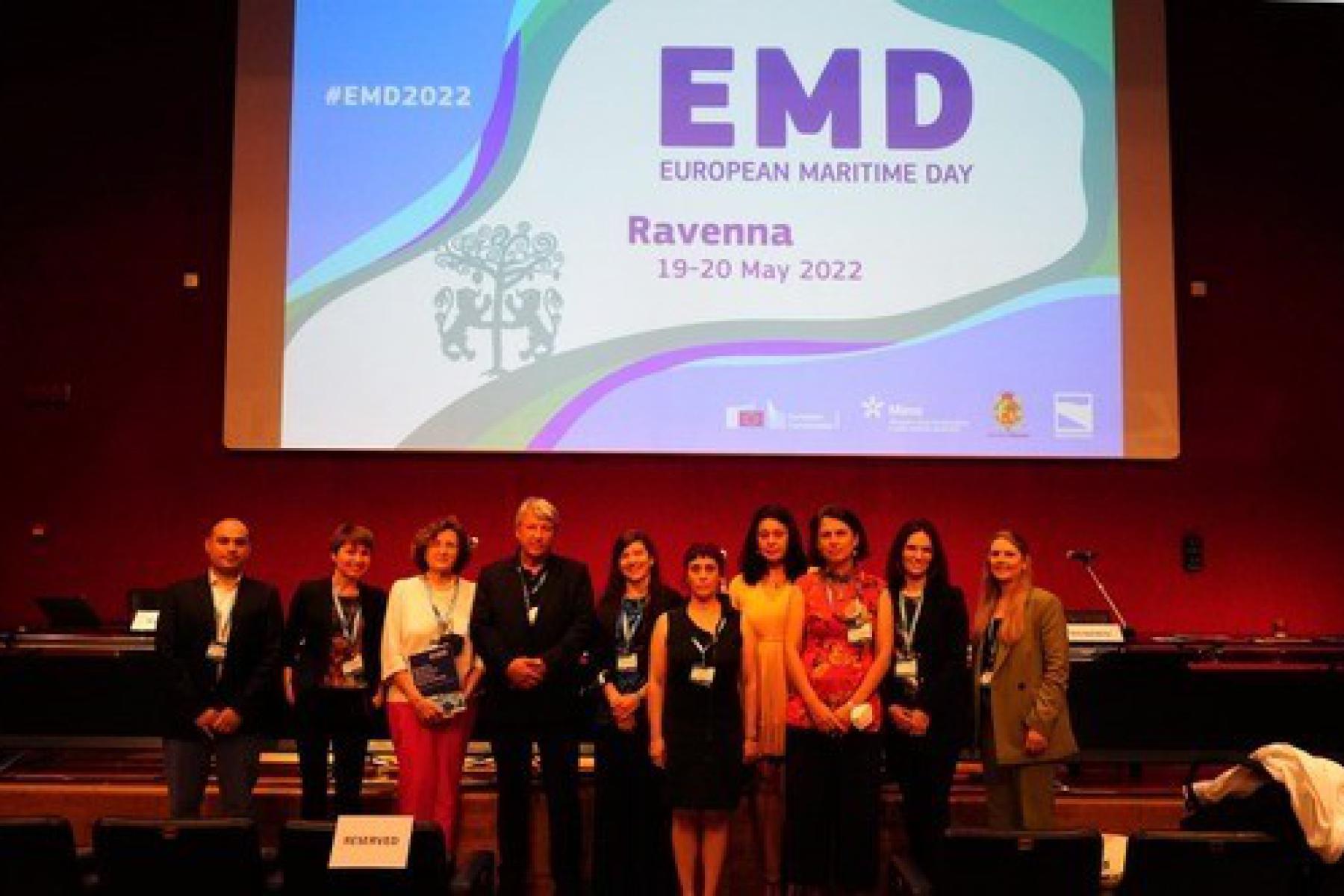 EMD2022 group picture inside event. ©European Union, 2022