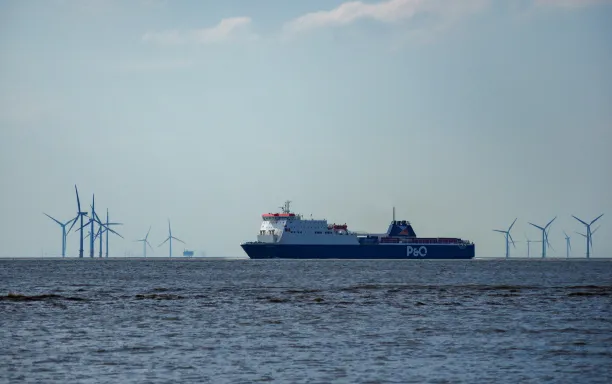 Ship_and_Windfarm